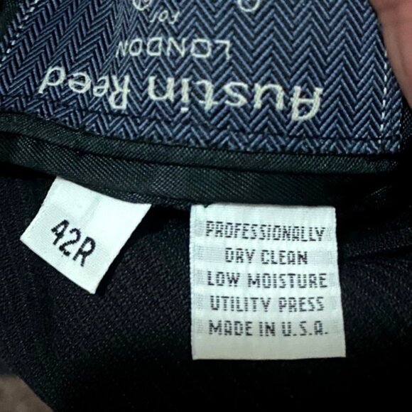 Austin Reed Navy Pinstripe 3 Button Vintage Career Business Blazer Jacket 42R - Picture 11 of 11